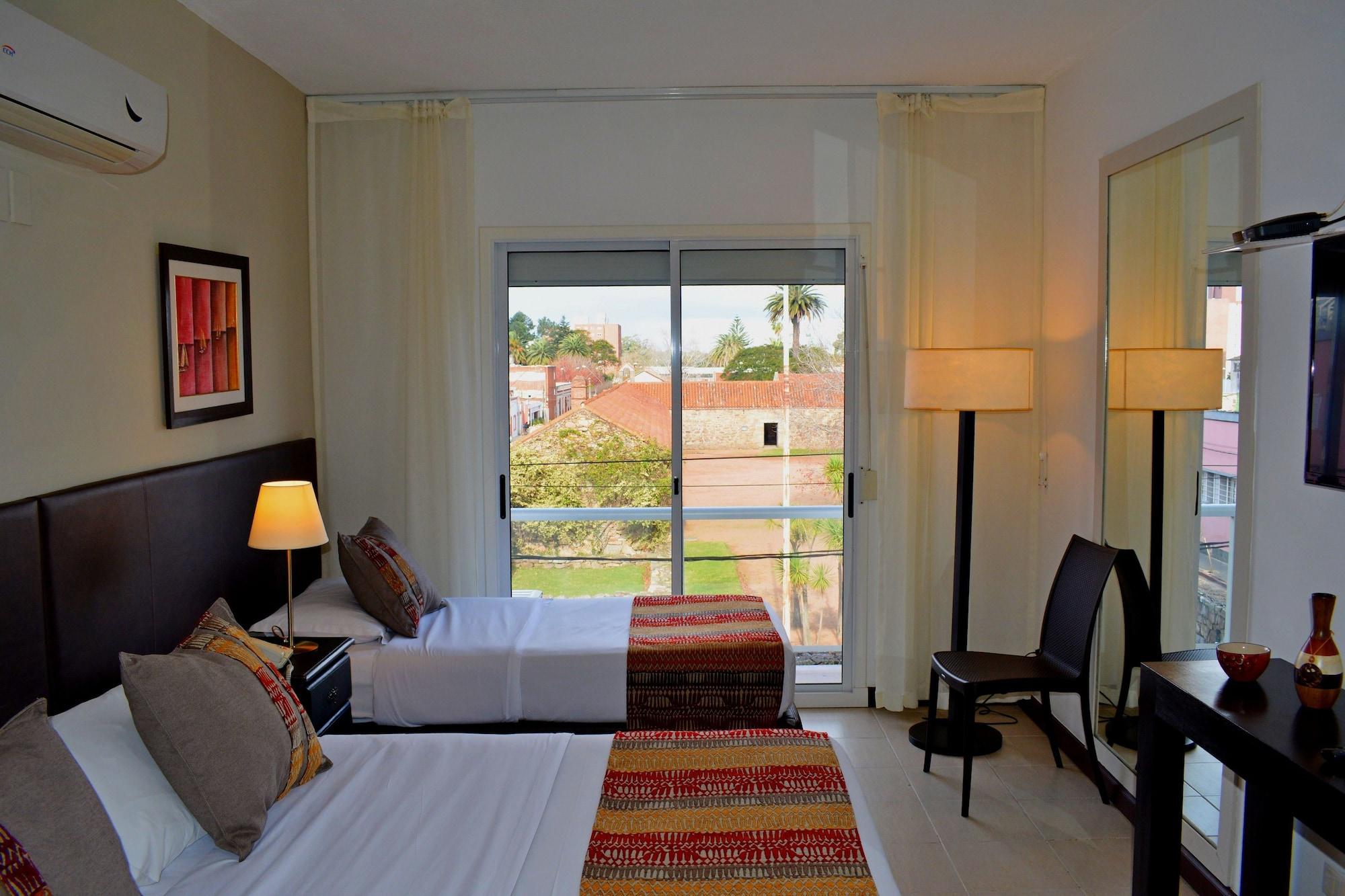 מלדונאדו De La Plaza Hotel מראה חיצוני תמונה