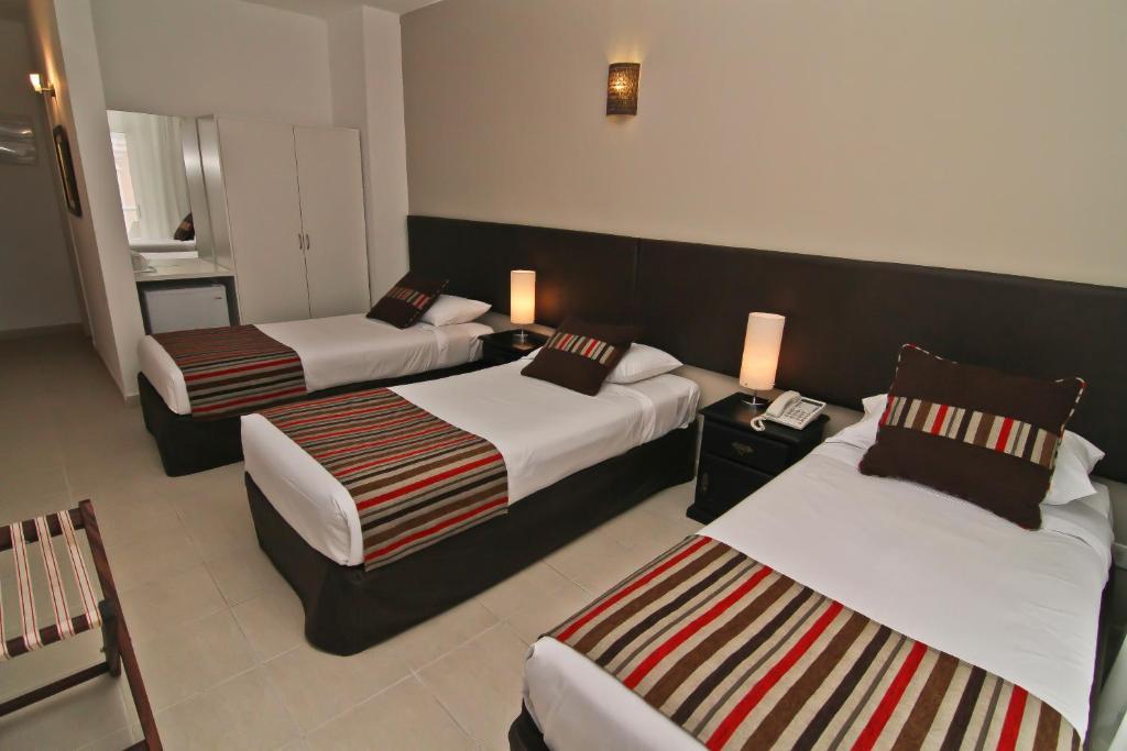 מלדונאדו De La Plaza Hotel חדר תמונה