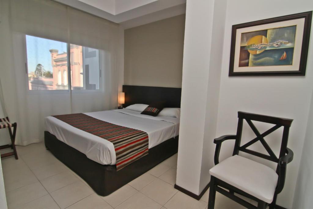 מלדונאדו De La Plaza Hotel חדר תמונה