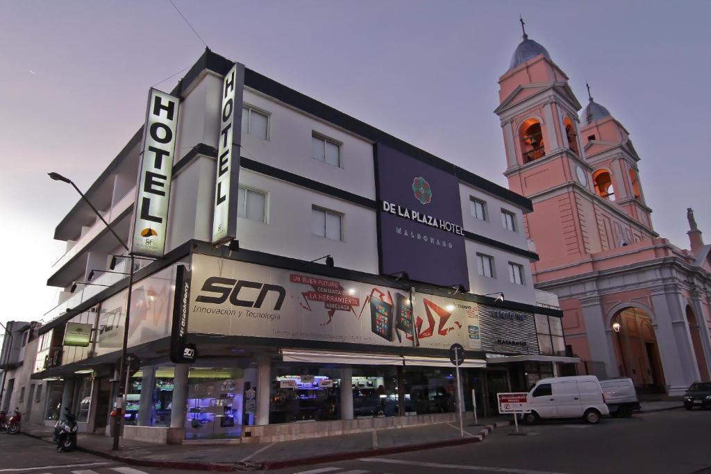 מלדונאדו De La Plaza Hotel מראה חיצוני תמונה